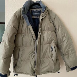 Abercrombie & Fitch men’s puffer jacket